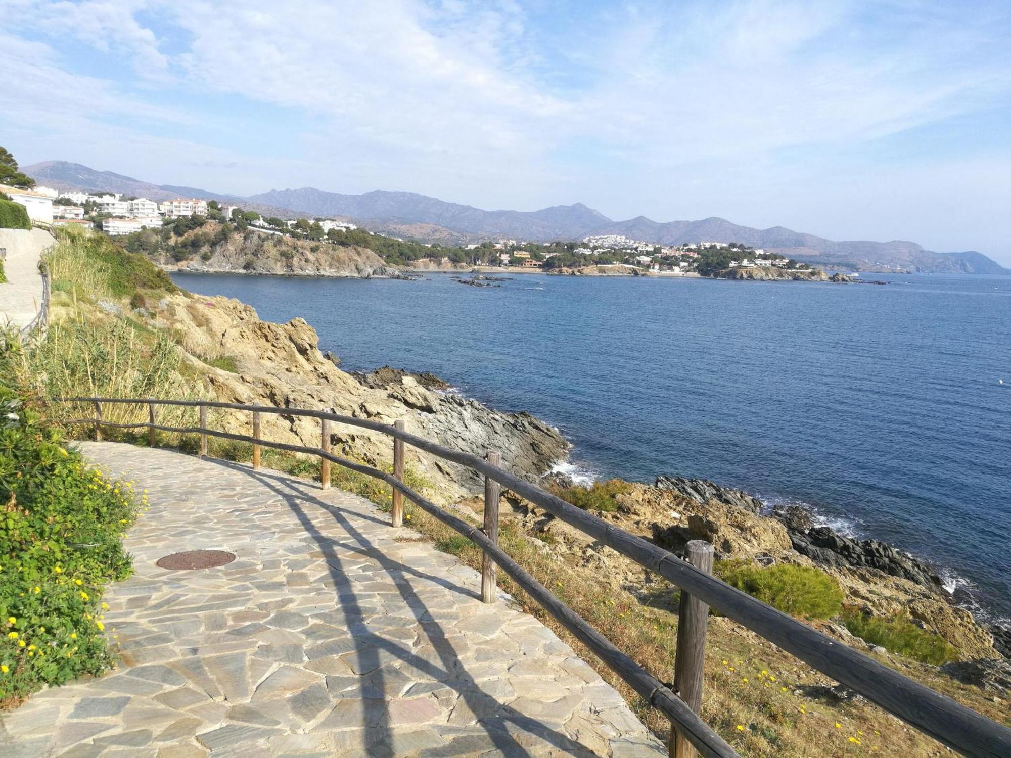 Acogedor A 400m De La Playa En Llanca, Con Terraza Y Bano Hidromasaje - Es-89-135 *