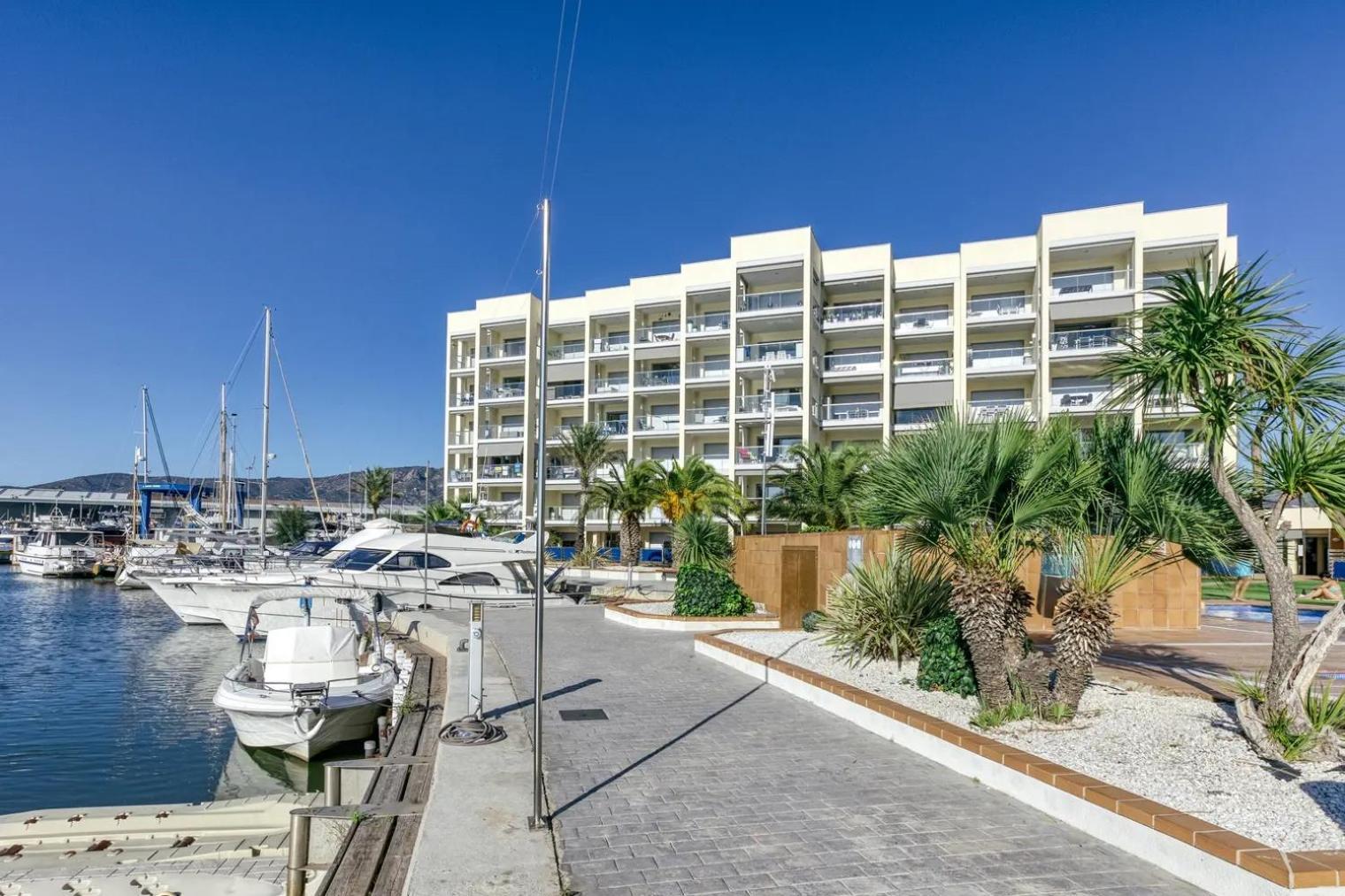 Amb Piscina I Zona Enjardinada Apartamento *