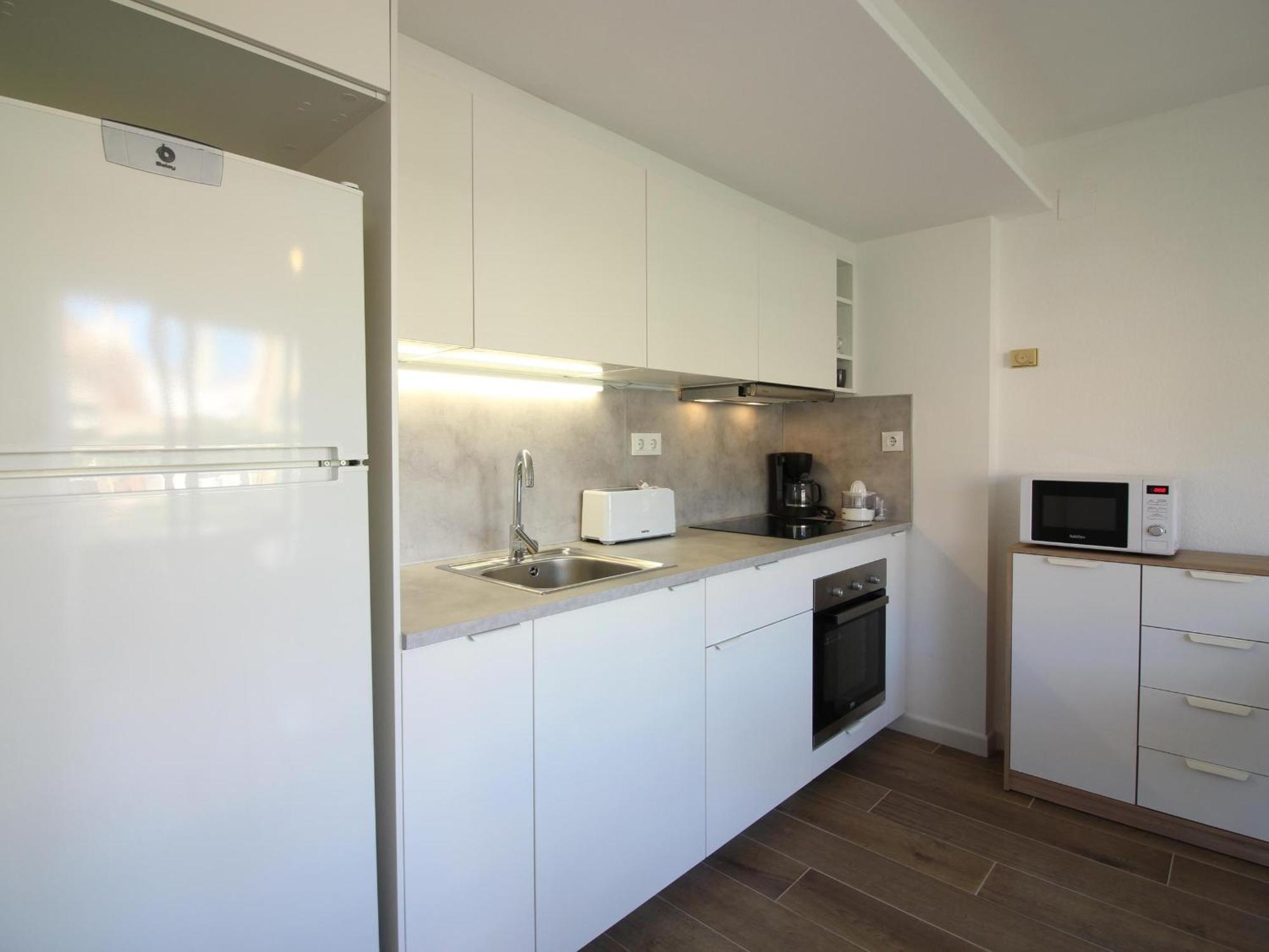Apartment Renovado En El Centro De A Solo 150m De La Playa, Ideal Parejas - Es-228-110 *