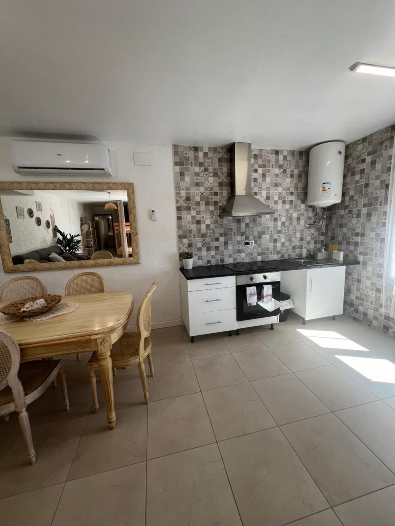 Apartment Loft, Jardin Y Piscina Privada