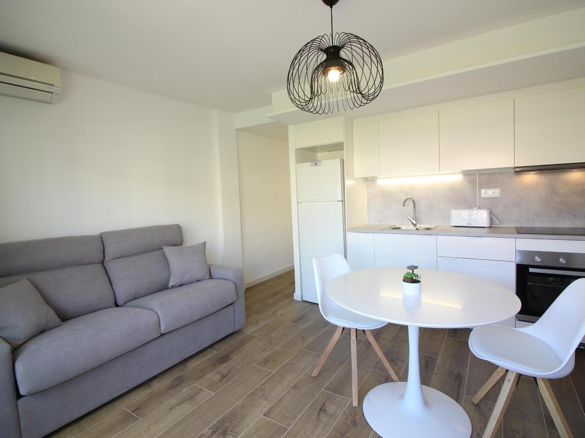 Apartment Renovado En El Centro De A Solo 150m De La Playa, Ideal Parejas - Es-228-110 Roses