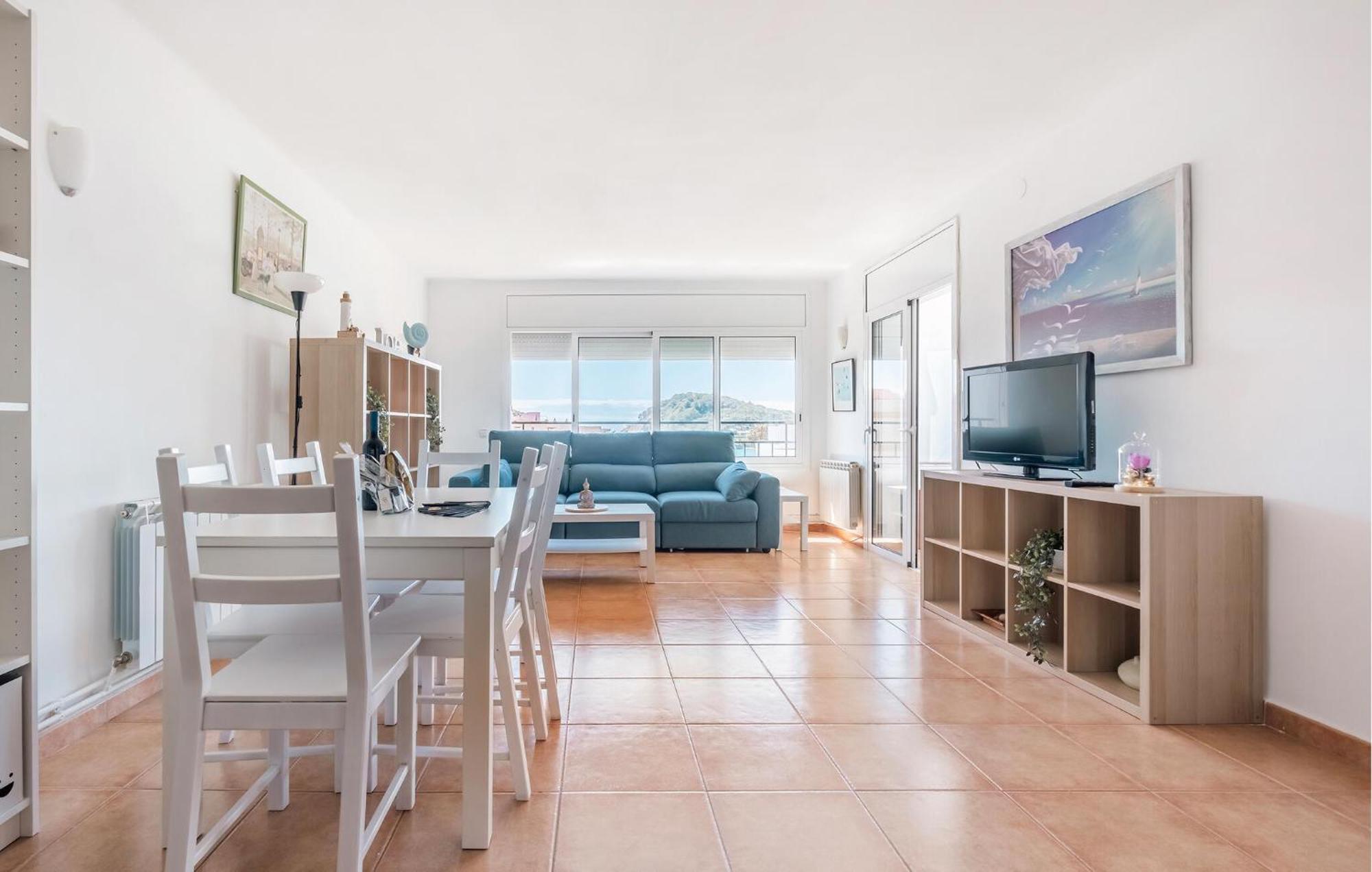Stunning In With Kitchenette Palamós