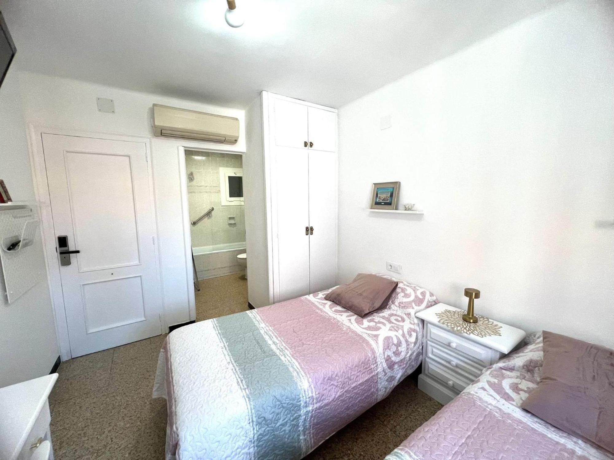 Escondite Con Terraza Compartida En La Azotea Rosas