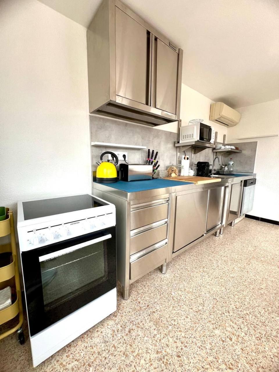 Escondite Con Terraza Compartida En La Azotea Rosas