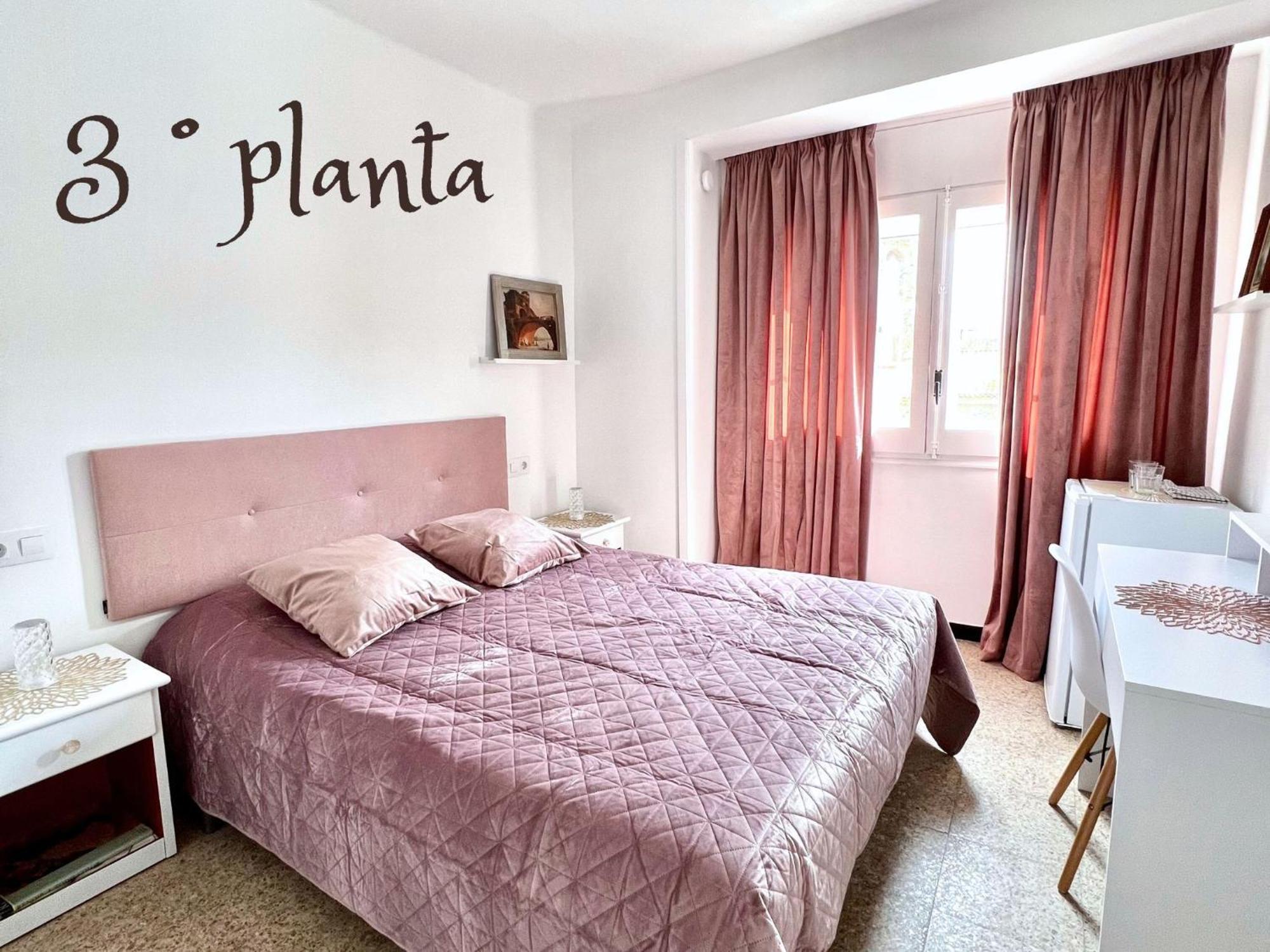 Escondite Con Terraza Compartida En La Azotea *
