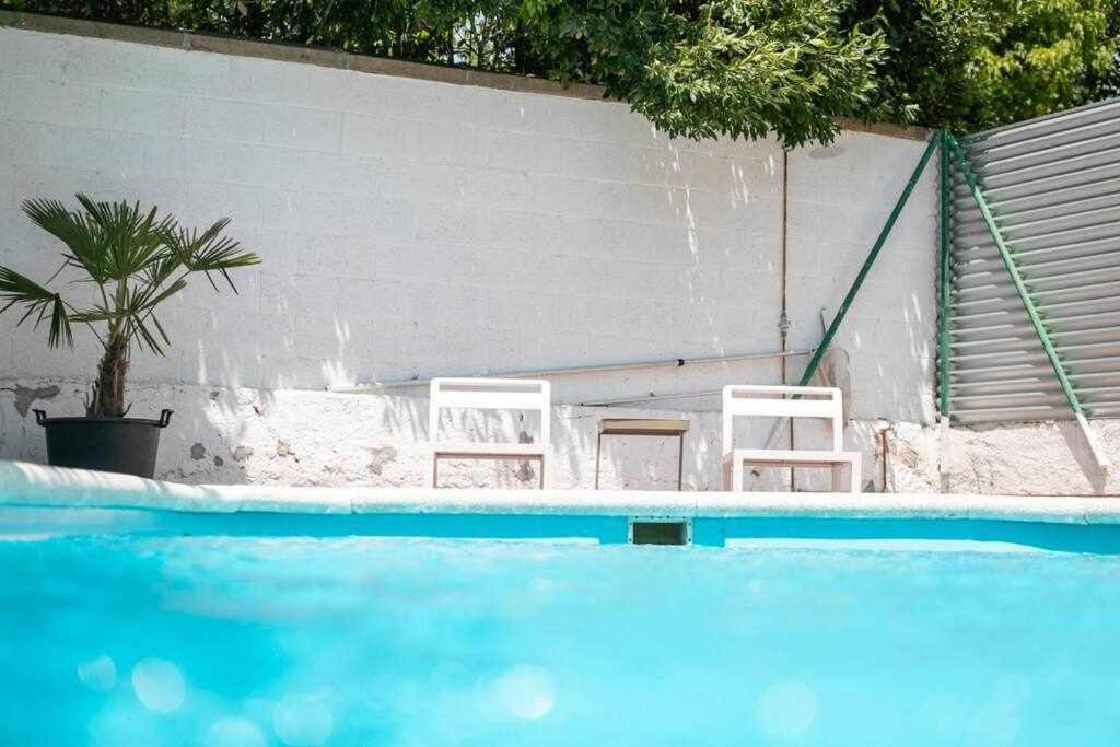 Newly Renovated W Pool & Bikeparking Pensión