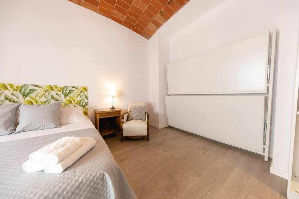Pensión Newly Renovated W Pool & Bikeparking Gerona