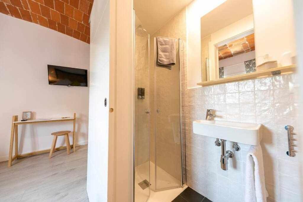 Newly Renovated W Pool & Bikeparking * Gerona