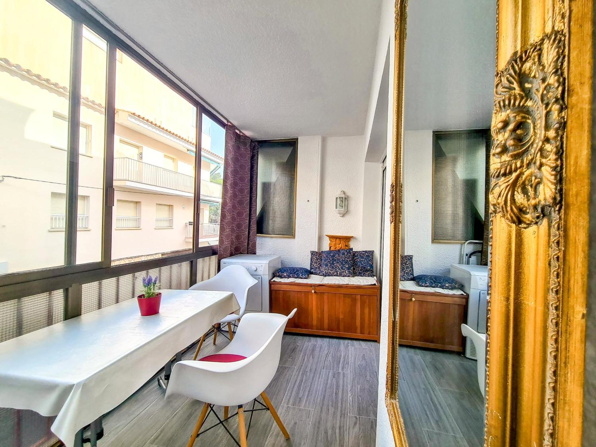 Nahe Strand, Stadt Und Yachthafen - Frisch Renoviert Apartment