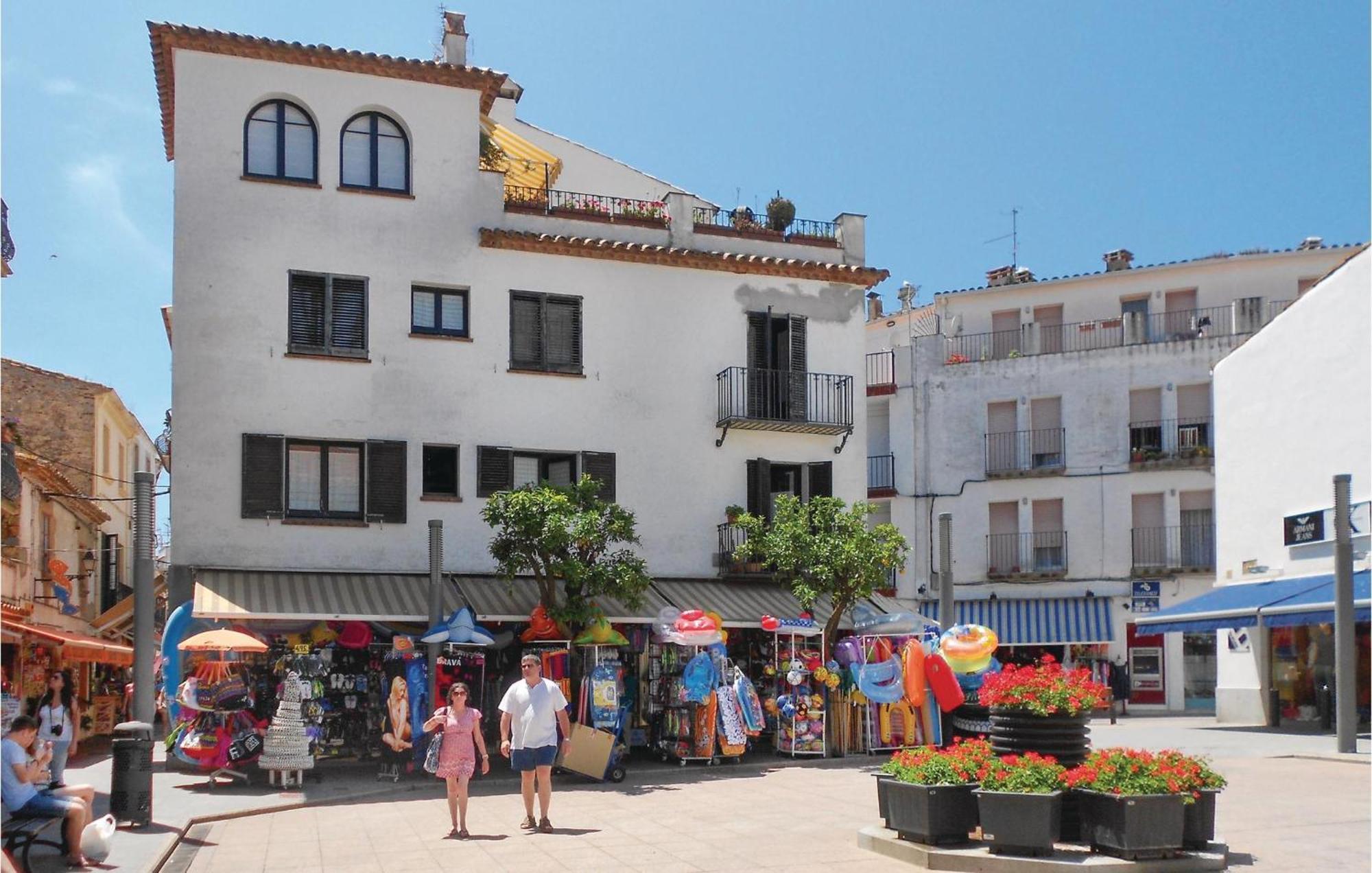 Stunning In With Kitchen * Tossa de Mar