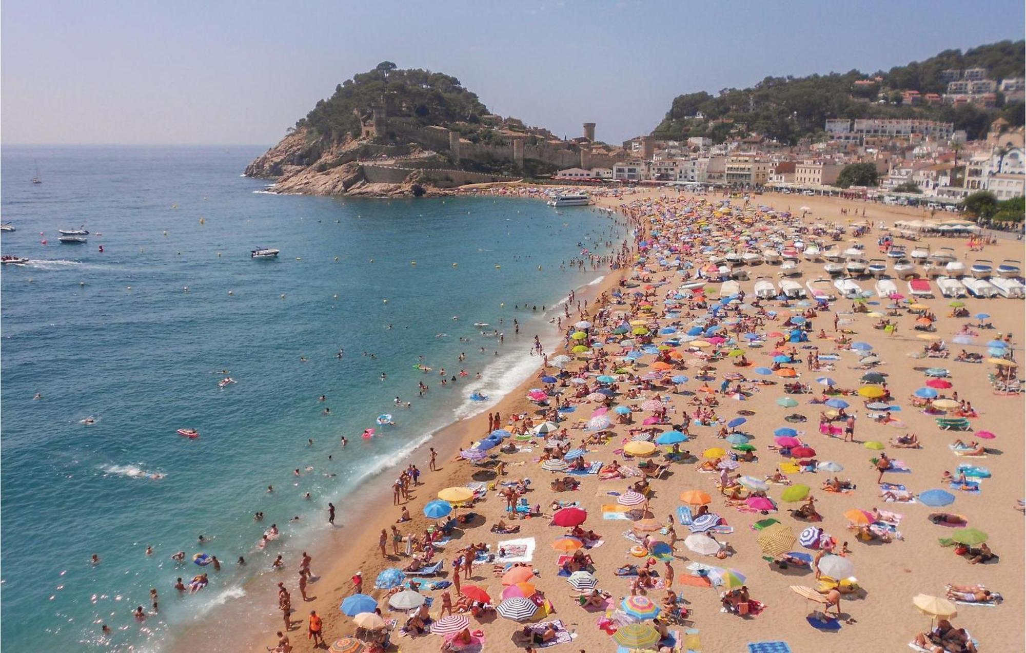 Apartment Stunning In With Kitchen Tossa de Mar