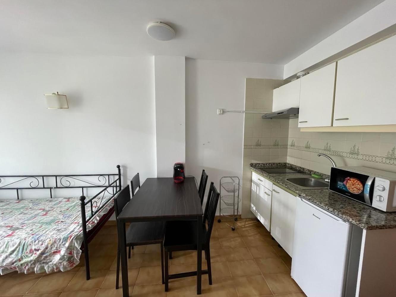 Apartment Piso Reformado Con Terraza, Piscina, 3 Minutos De Playa De Fenals *
