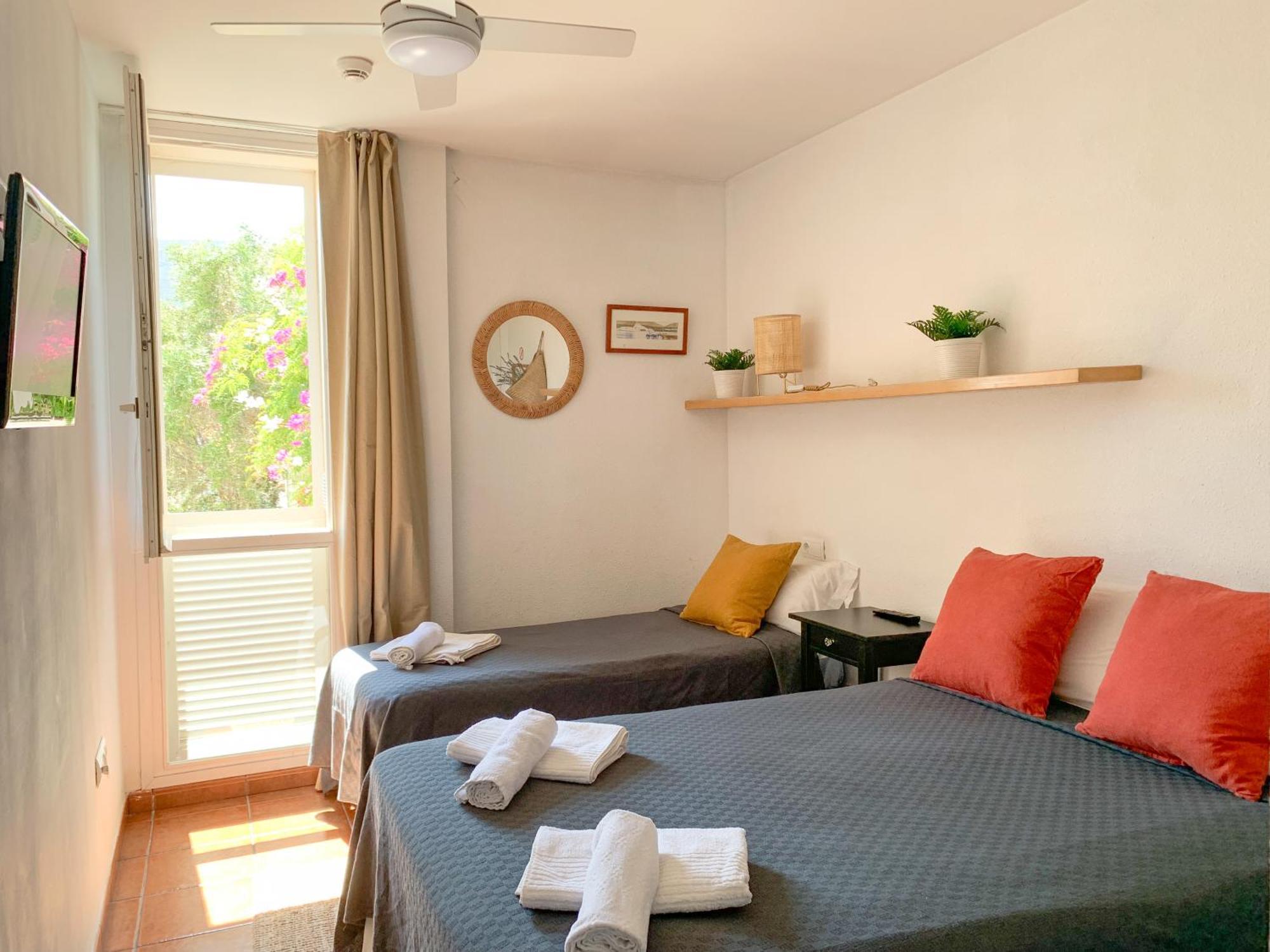 Centrica Con Aire Acondicionado Bano Privado Nevera Homestay *