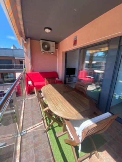 Apartamento Atico Con Terraza Enorme