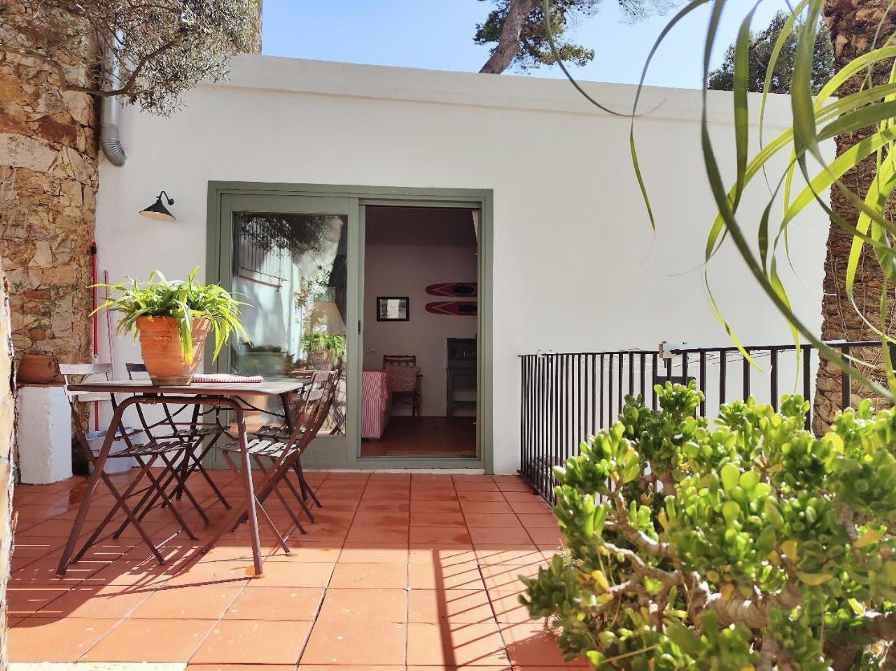 T2 - Sunny Duplex With Garden 50m From