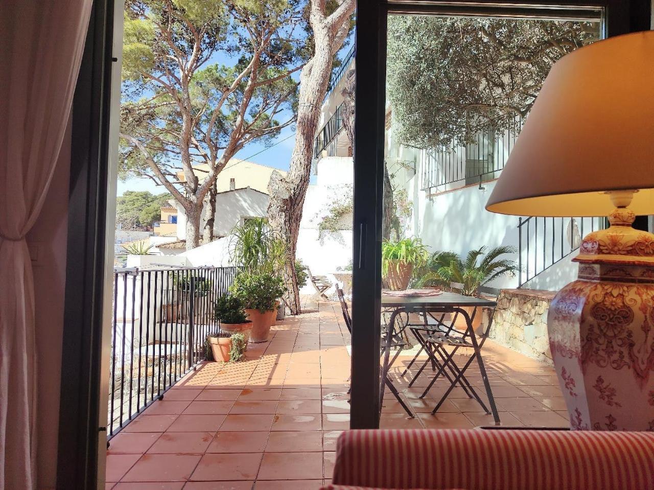 Apartamento T2 - Sunny Duplex With Garden 50m From *