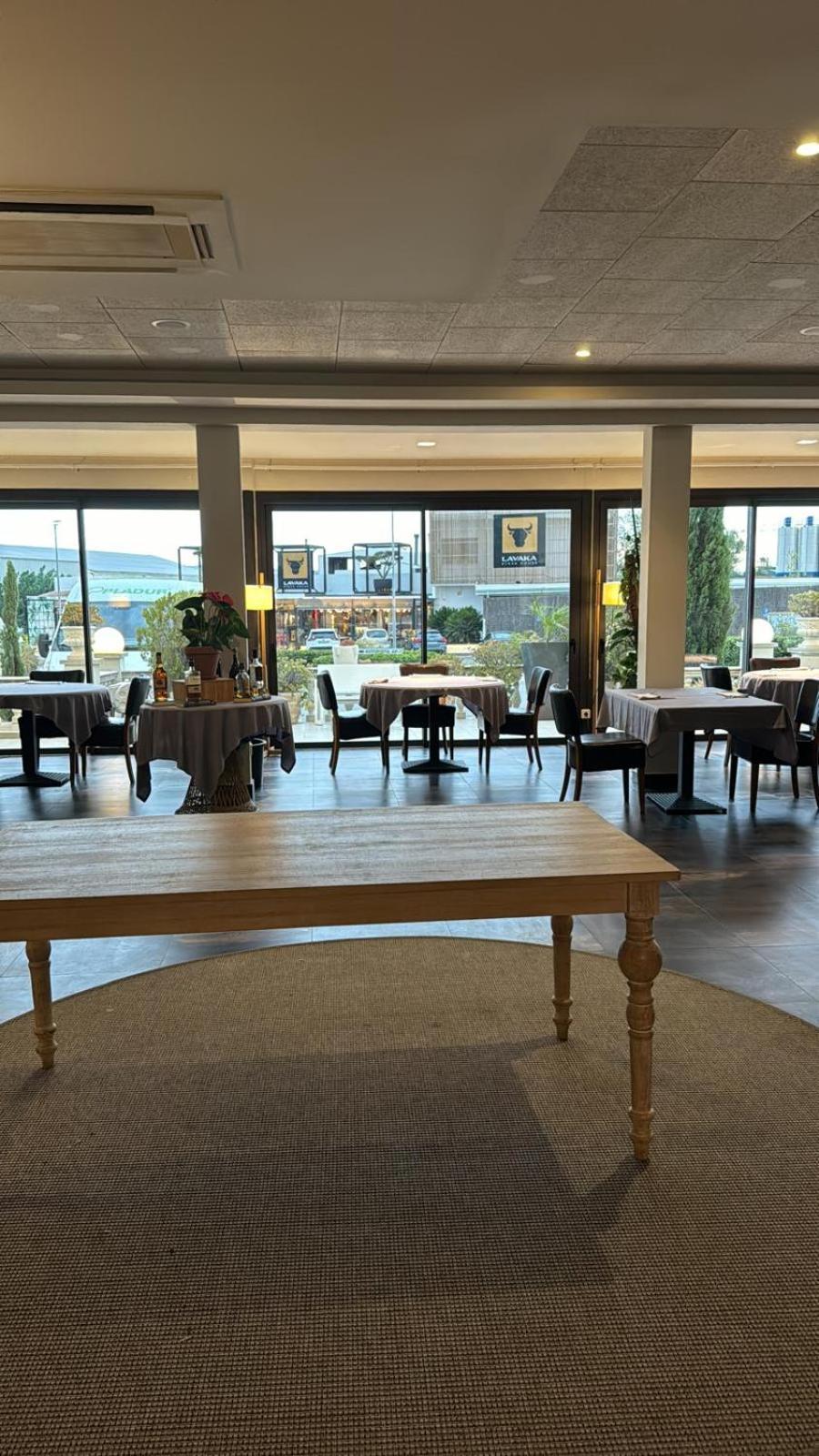 & Restaurant Figueres Parc Los Hostalets de Llers