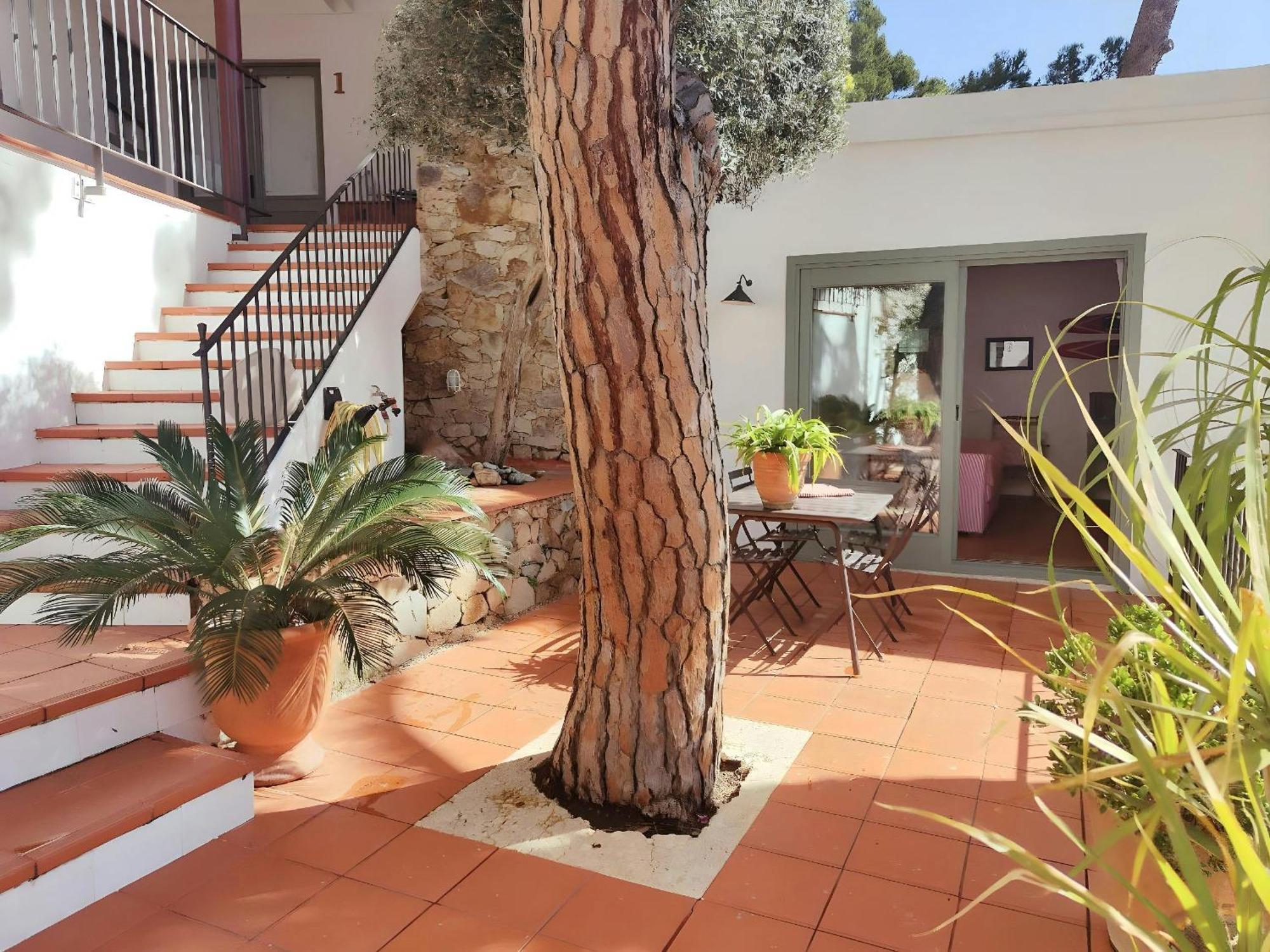 Apartamento T2 - Sunny Duplex With Garden 50m From Tamariu