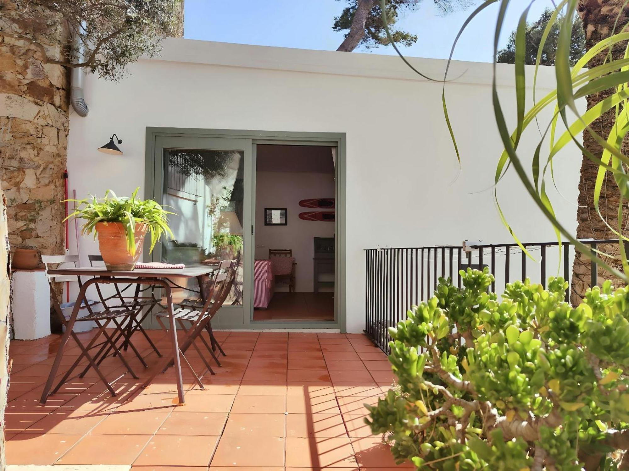 Apartamento T2 - Sunny Duplex With Garden 50m From