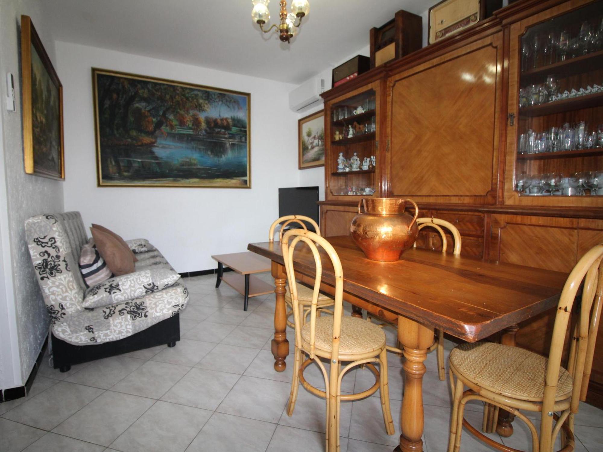 Grifeu 6 - Situado Muy Cerca De La Playa De Cap Ras, 6 Personas - Es-228-195 Apartamento *