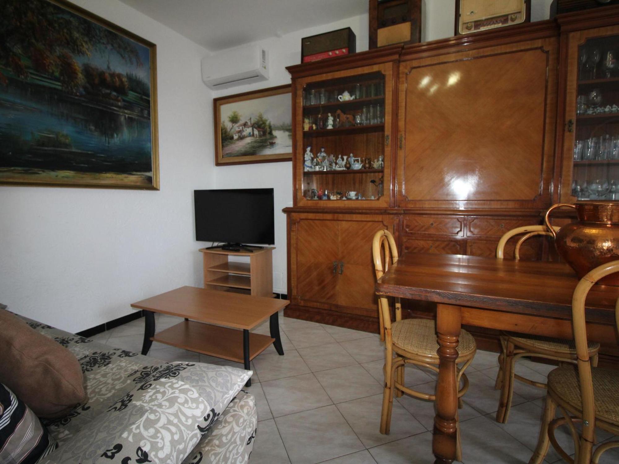 Grifeu 6 - Situado Muy Cerca De La Playa De Cap Ras, 6 Personas - Es-228-195 Apartamento Llançà