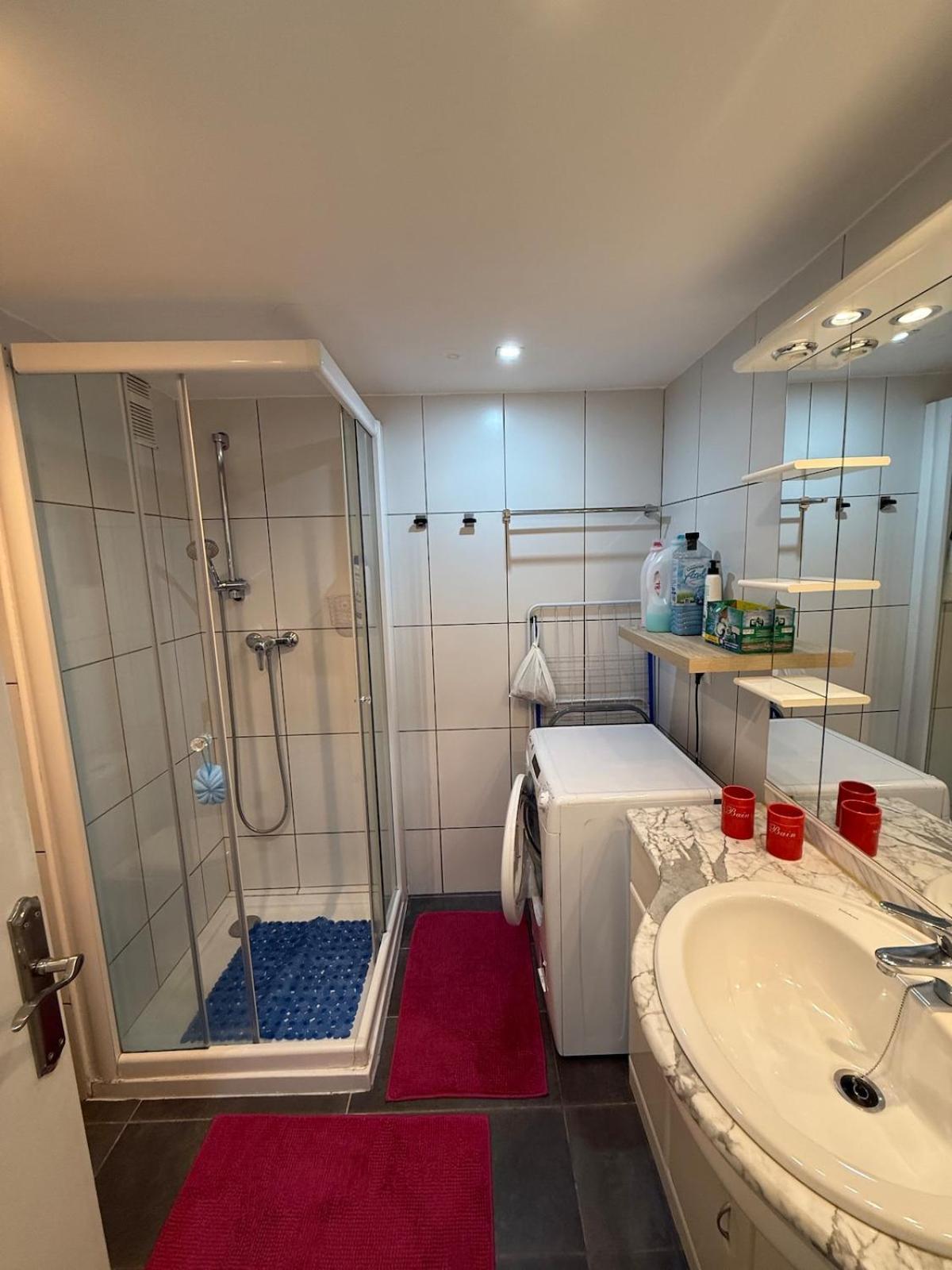 Awaydays - Pg 3-3 - Al Canal Con Wi-fi Empuriabrava