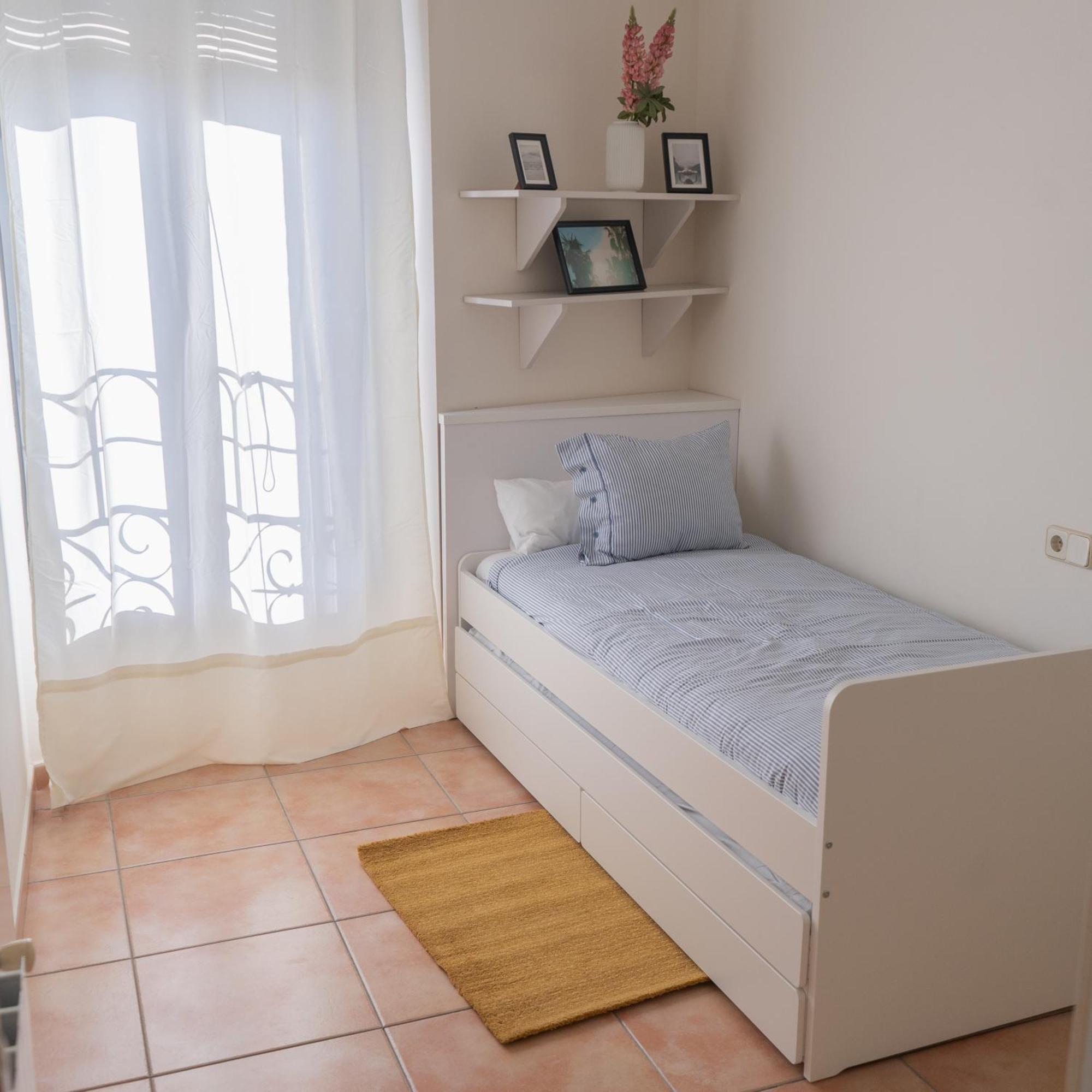 En Placa Nova 2, Apartment *