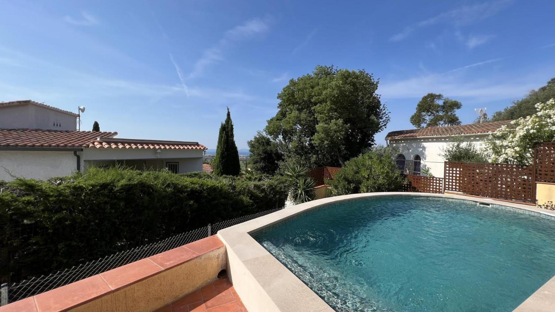 Preciosa Casa En Mas Fumats Con Piscina Y Bonitas Vistas Holiday home