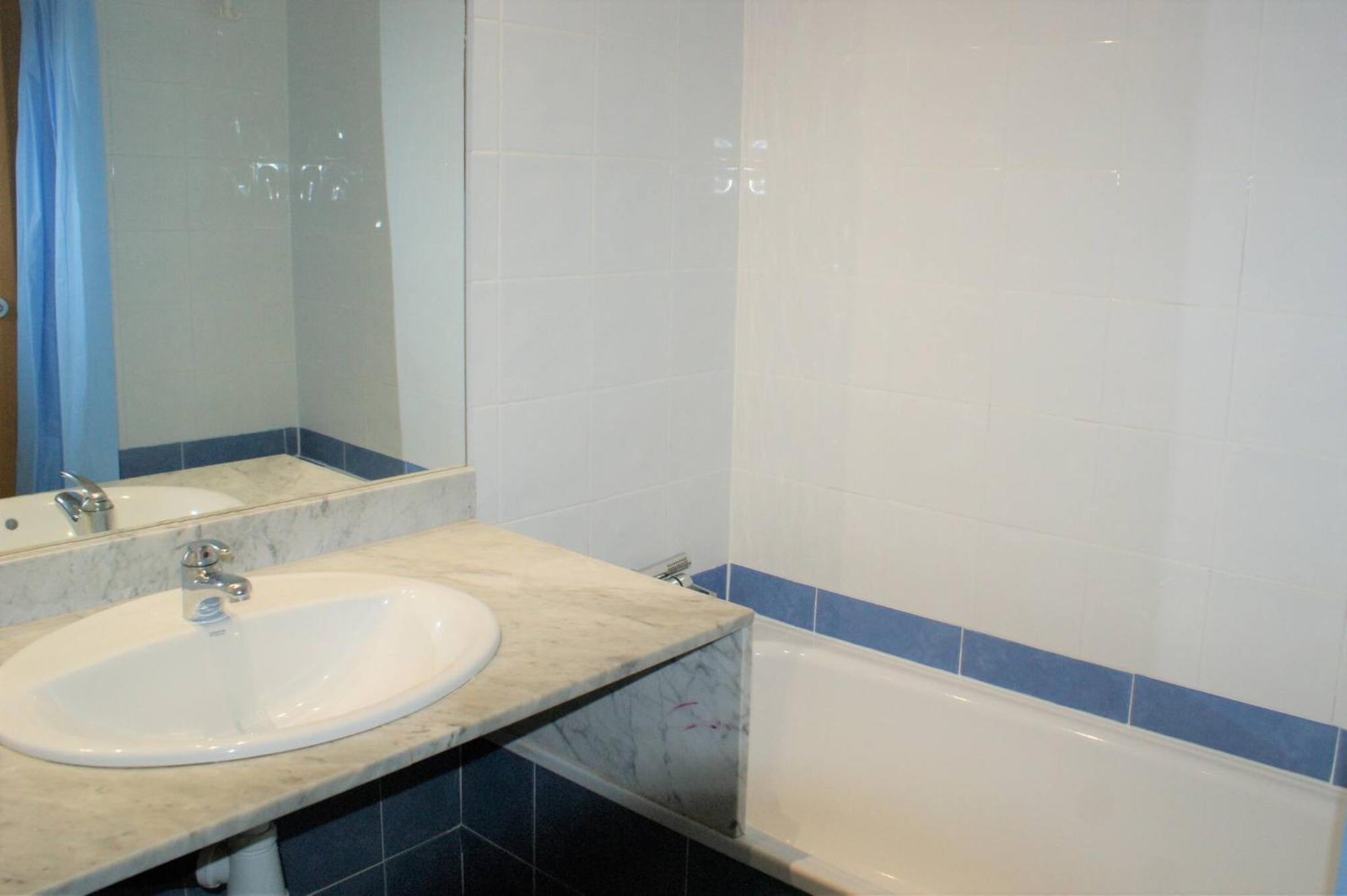 Con Vistas Al Canal En Residencia Con Piscina * Roses