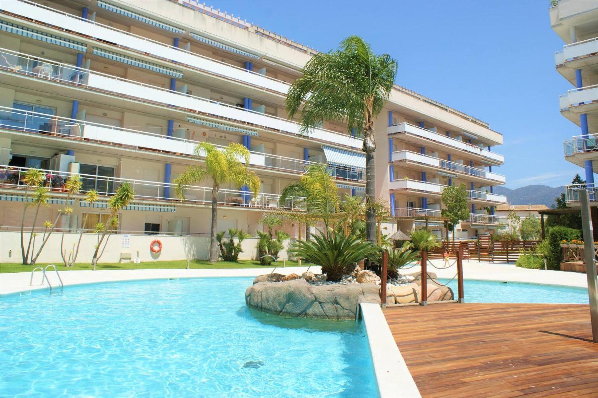 Con Vistas Al Canal En Residencia Con Piscina Apartment Roses