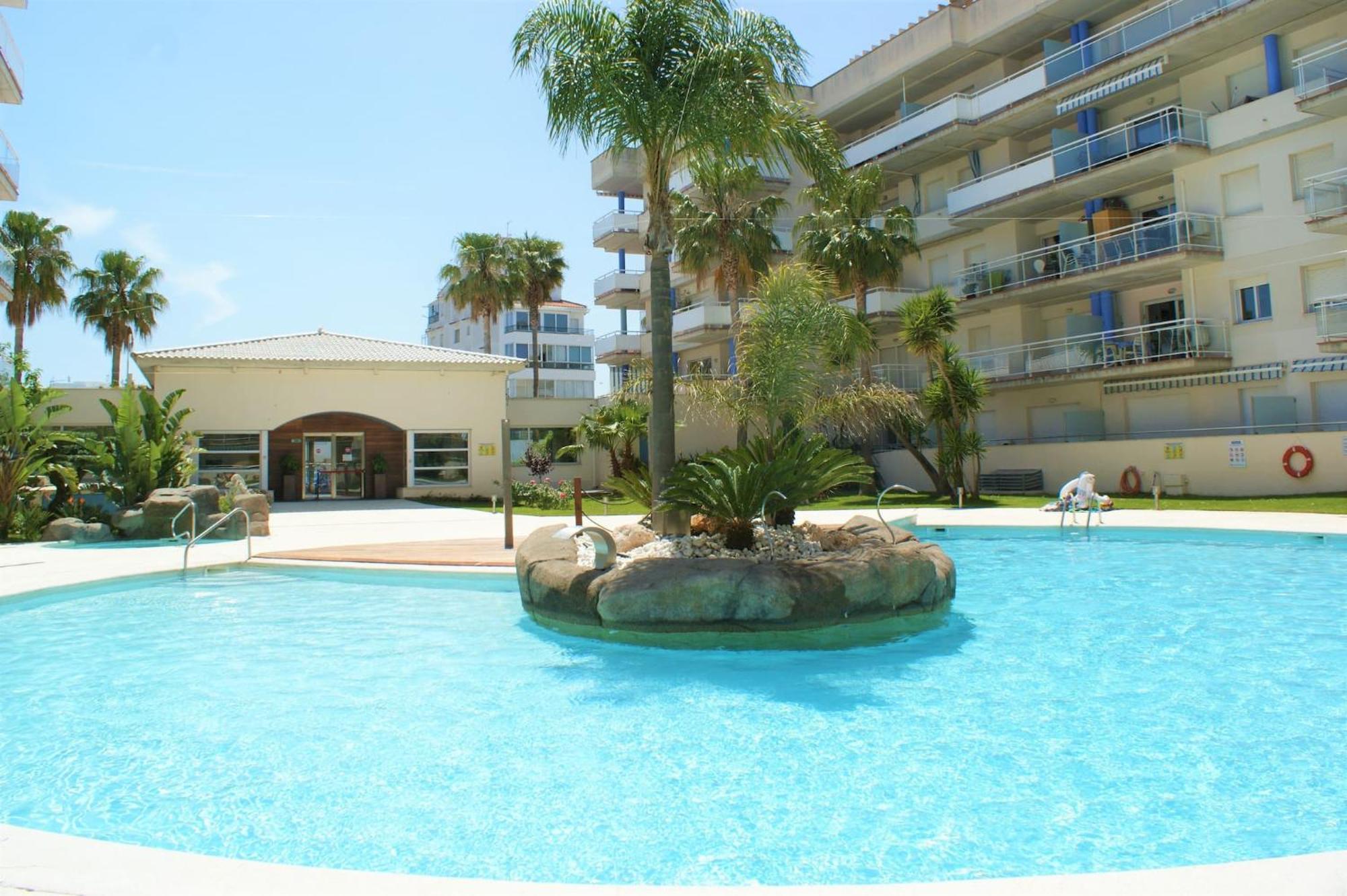 Con Vistas Al Canal En Residencia Con Piscina Roses