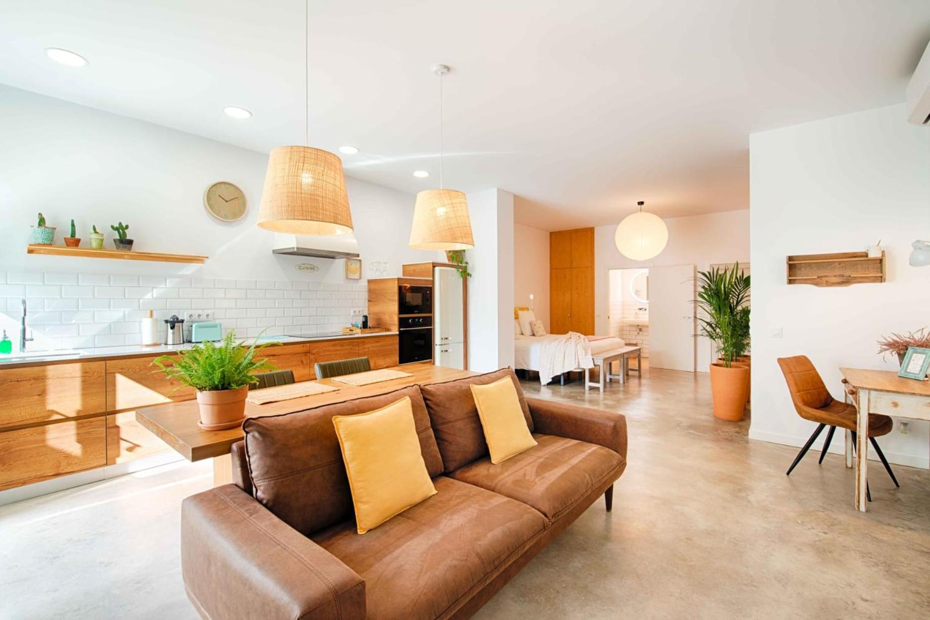 Apartment Loft Con Piscina Climatizada De Agua Salada Y Parking En El Centro De Figueres *
