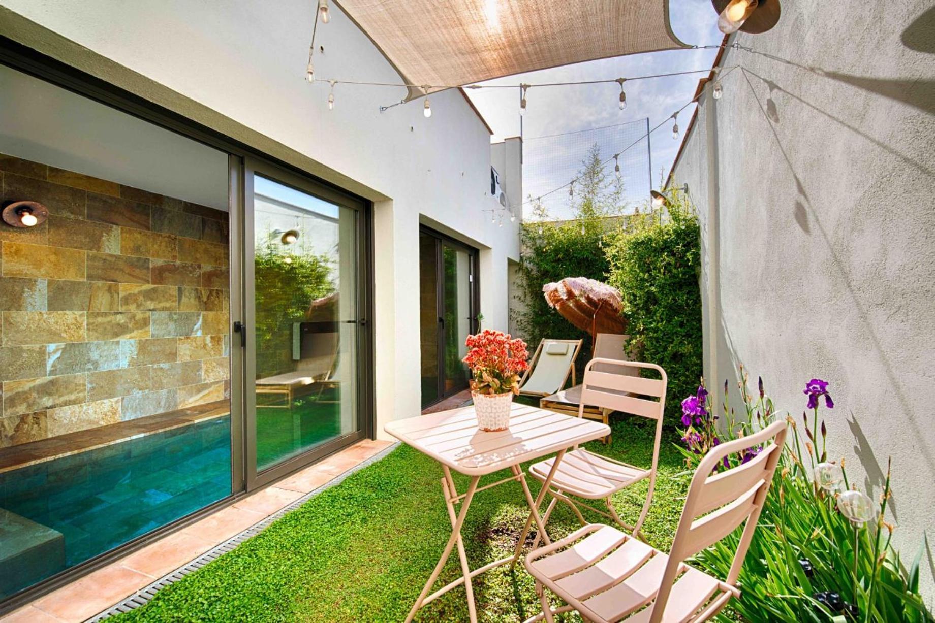 Apartment Loft Con Piscina Climatizada De Agua Salada Y Parking En El Centro De Figueres
