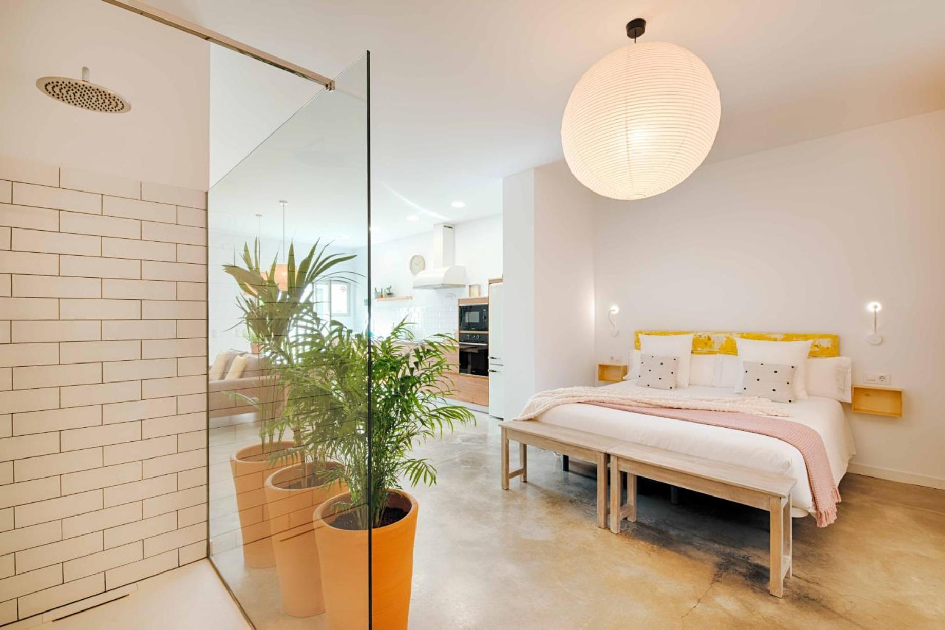 Loft Con Piscina Climatizada De Agua Salada Y Parking En El Centro De Figueres Apartment