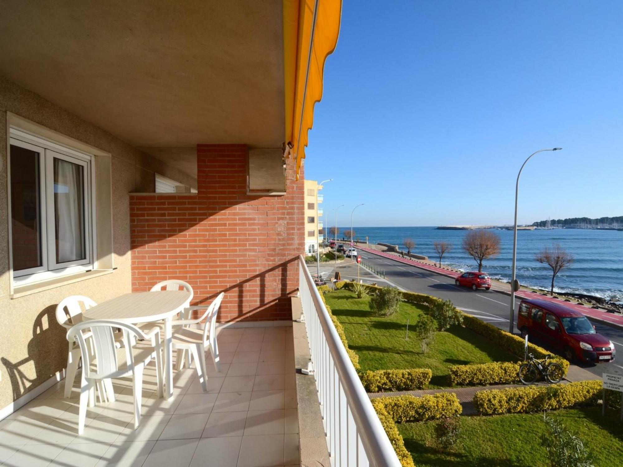 Terrassa Del Mar 1-1-a * L' Escala