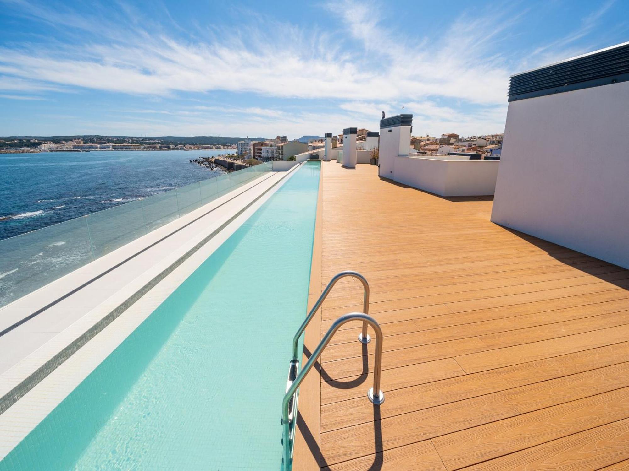 Beautiful In The Town Of L'escala, Apartamento *