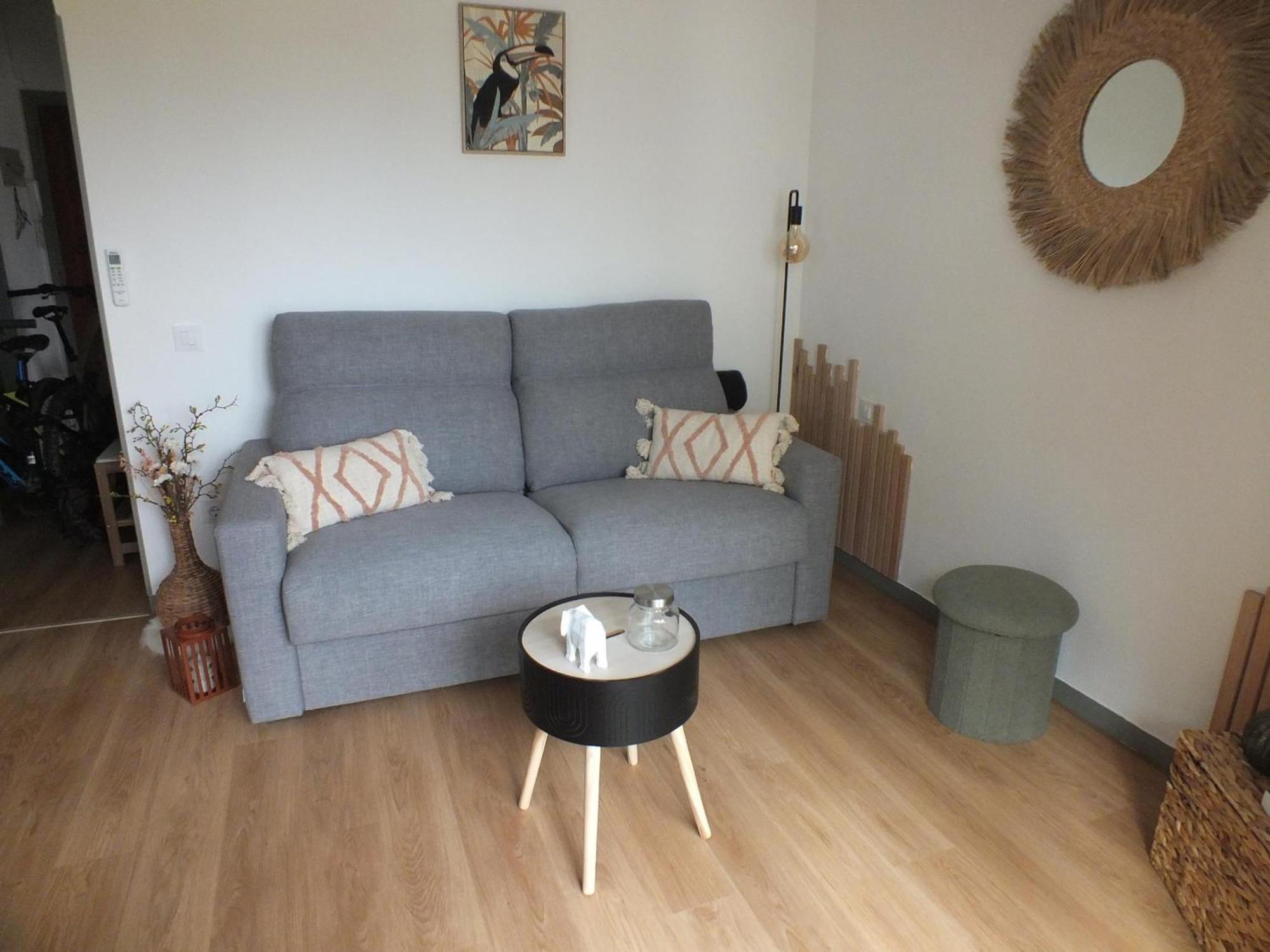 Apartment Cerca De La Playa Con Terraza Y Aparcamiento Privado - Es-204-75 *