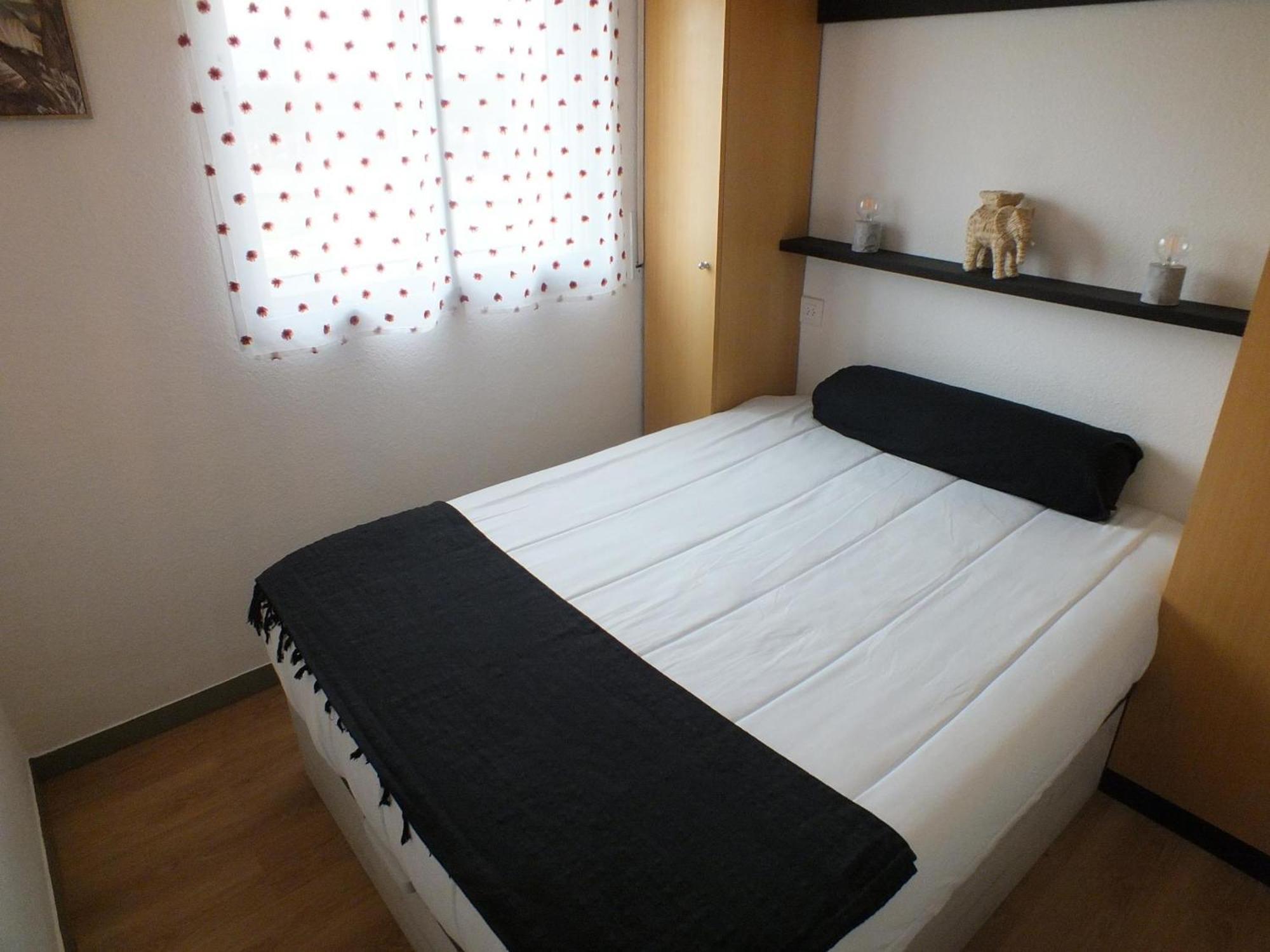 Cerca De La Playa Con Terraza Y Aparcamiento Privado - Es-204-75 Roses