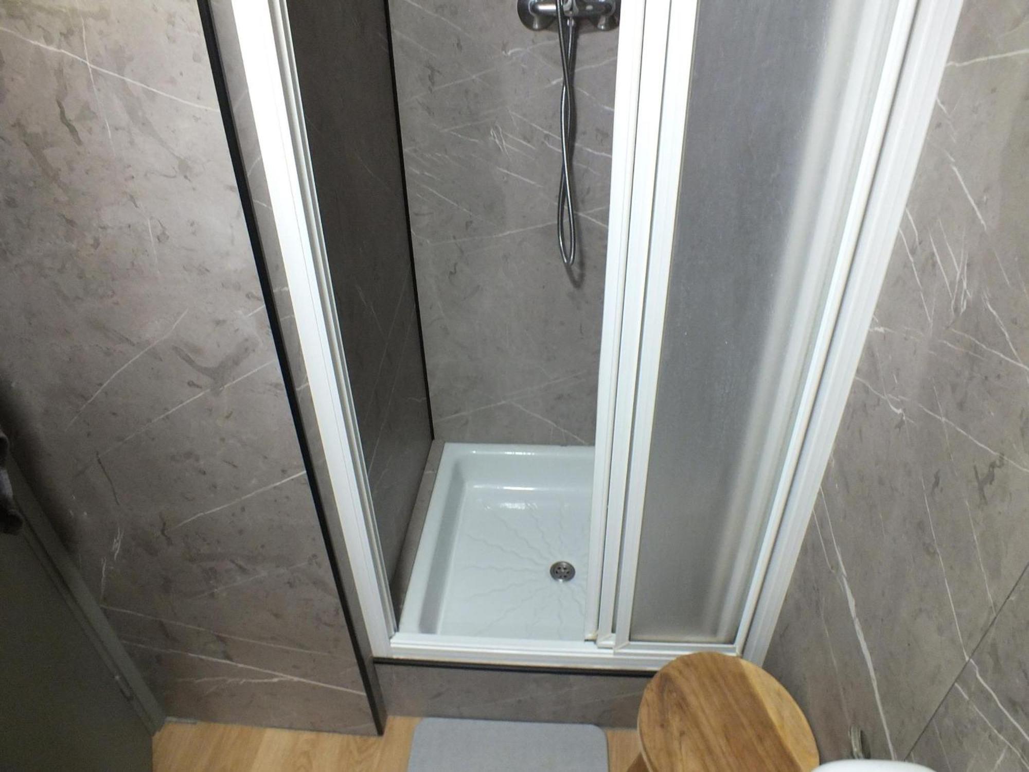 Cerca De La Playa Con Terraza Y Aparcamiento Privado - Es-204-75 *