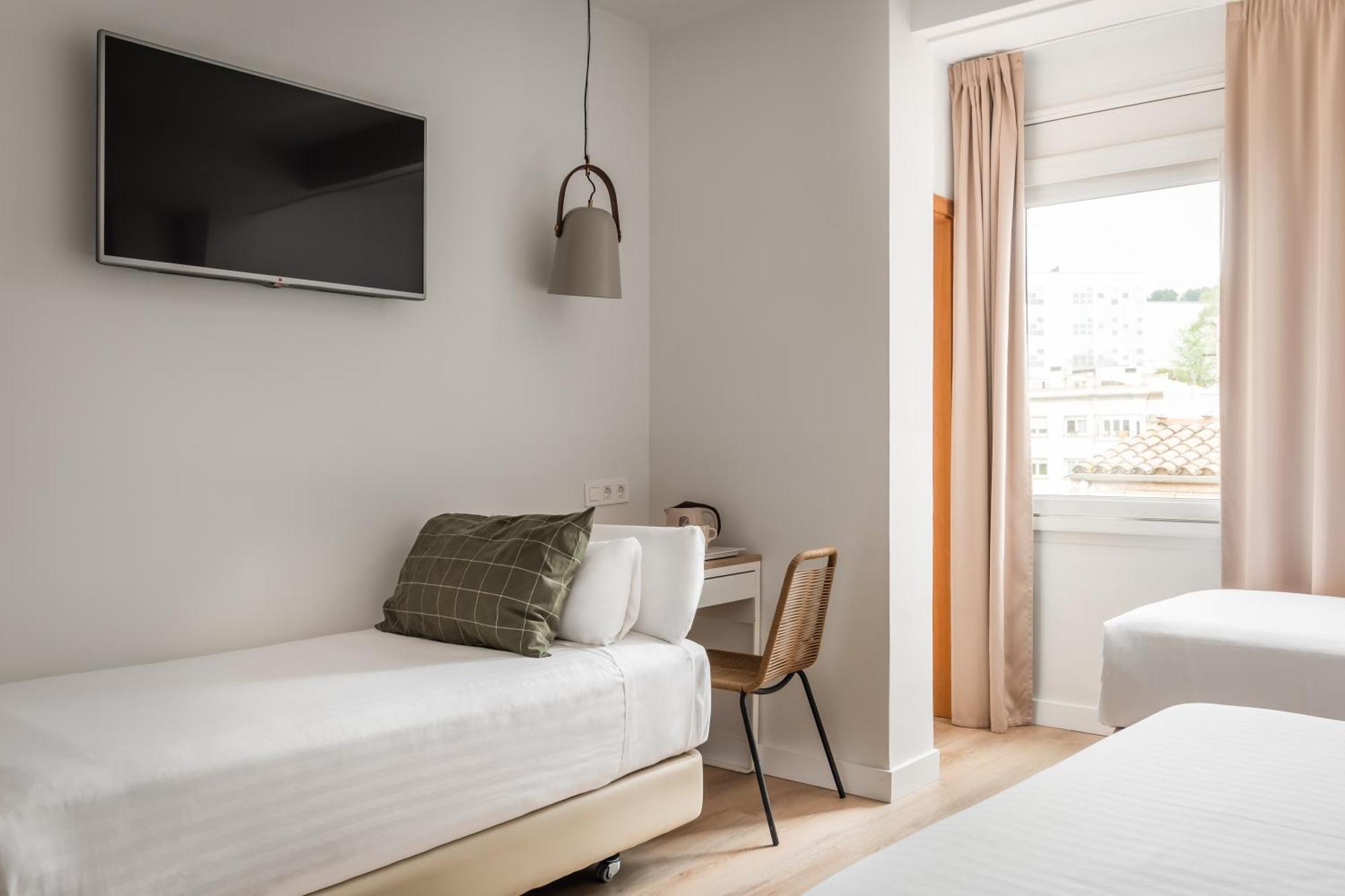 Hotel Bypillow Erba 2*
