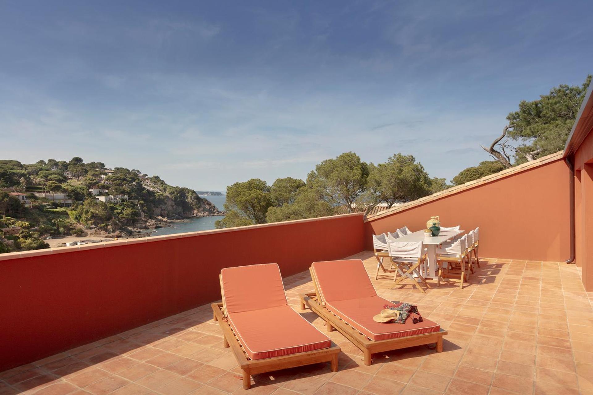 Victoria & Begur