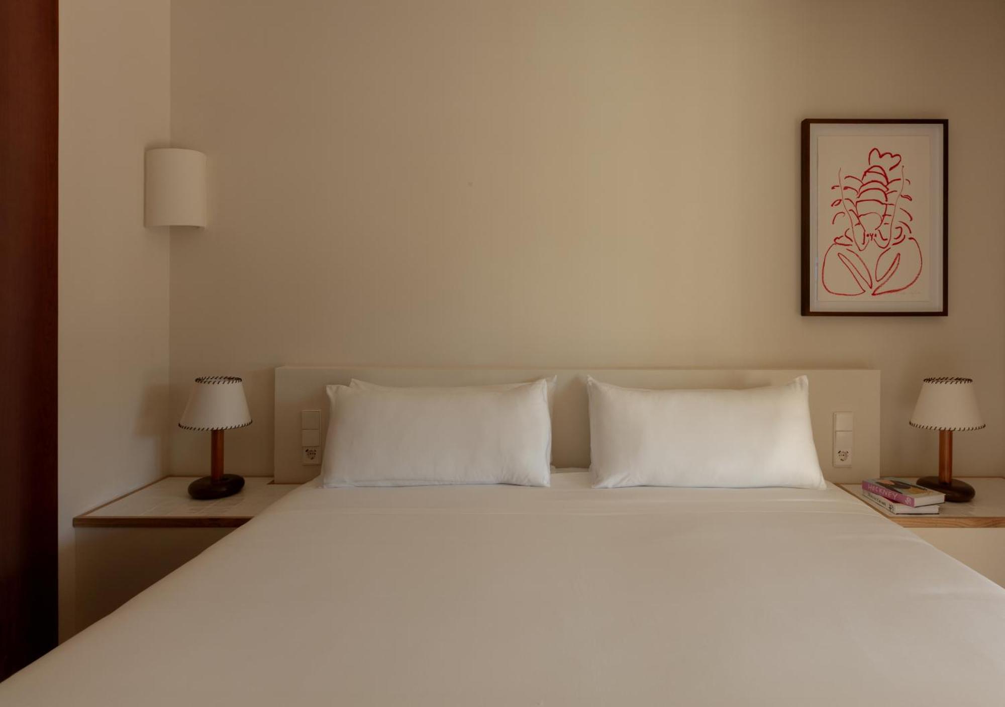 Victoria & Hotel