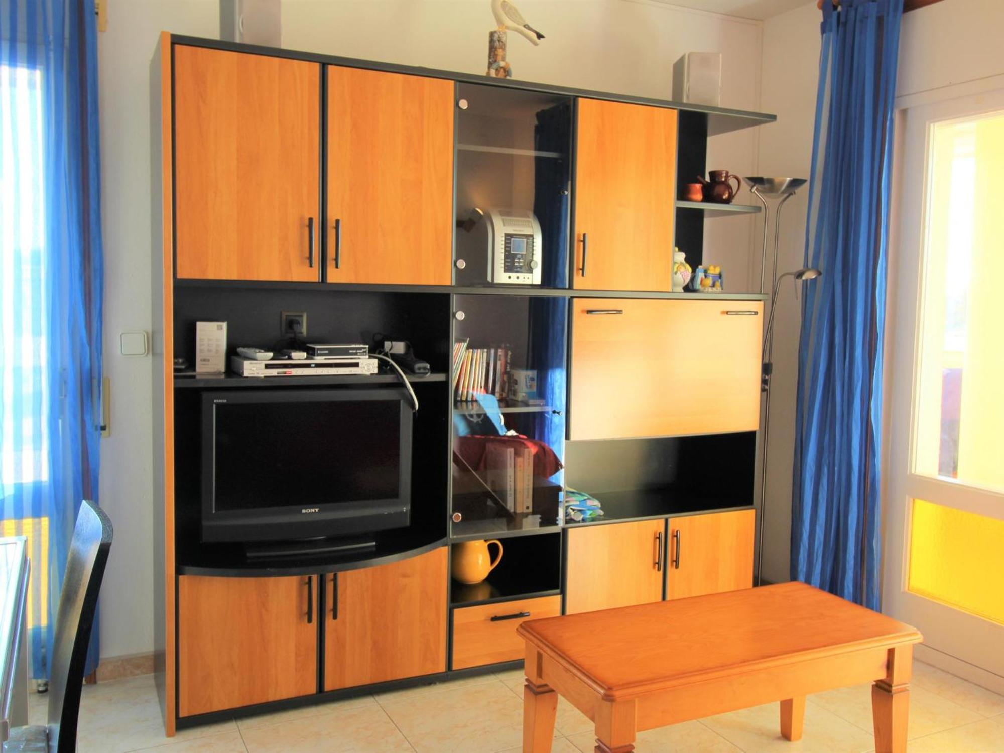 Apartamento Soleado Con Terraza, A/a Y Garaje En Roses, Cerca De Playa Y Parque Natural - Es-258-63 Rosas