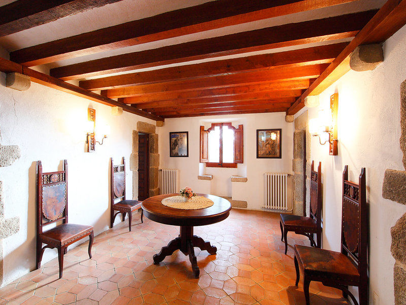 Hotel Can Merla Five Bedroom 3*