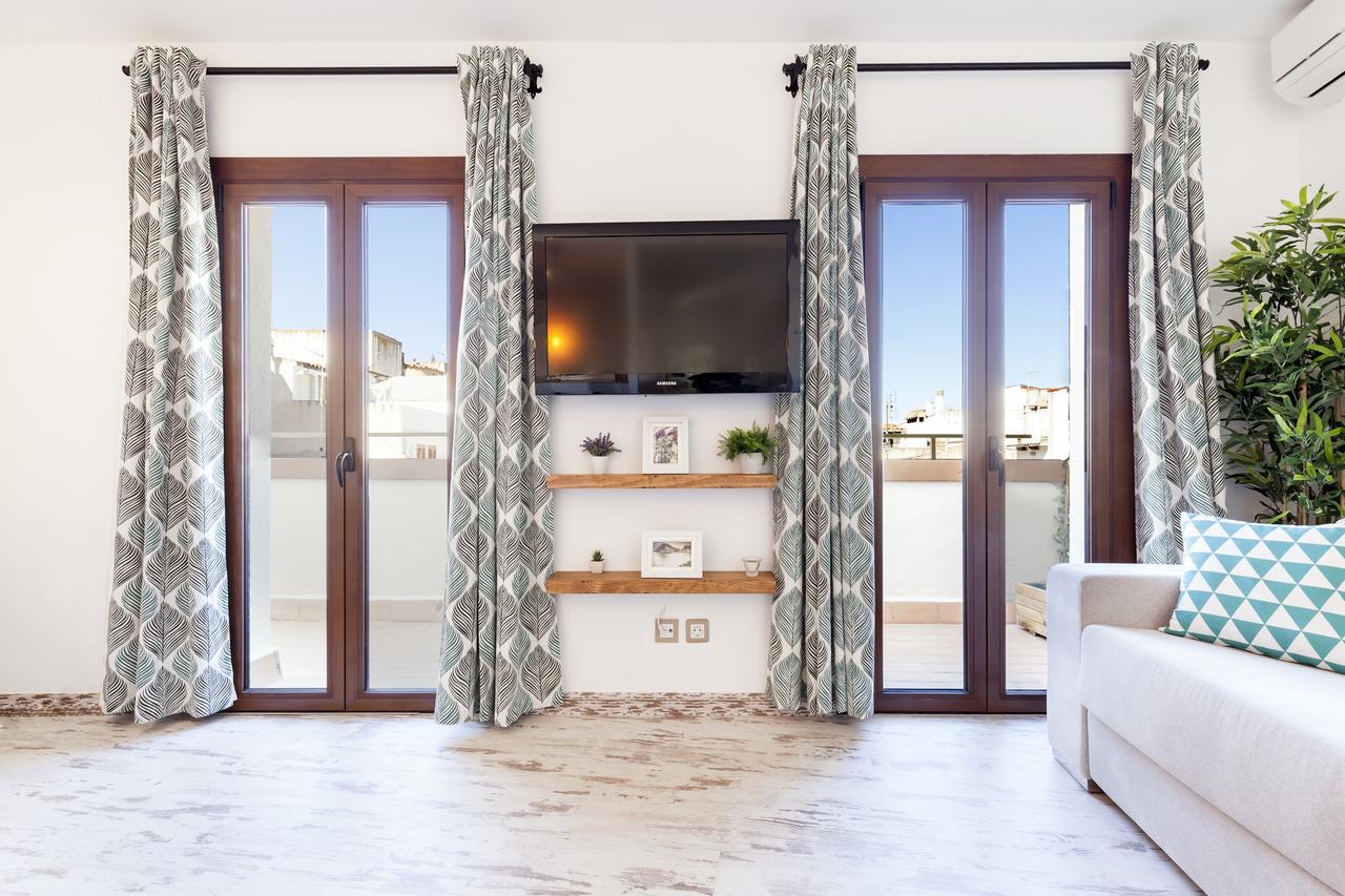 Apartment Lets Holidays 1 Minute To The *