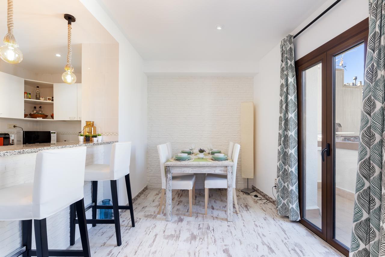 Apartment Lets Holidays 1 Minute To The *