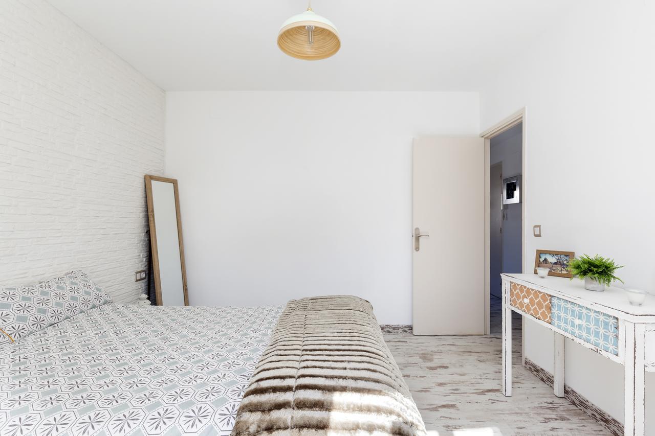 Apartment Lets Holidays 1 Minute To The *