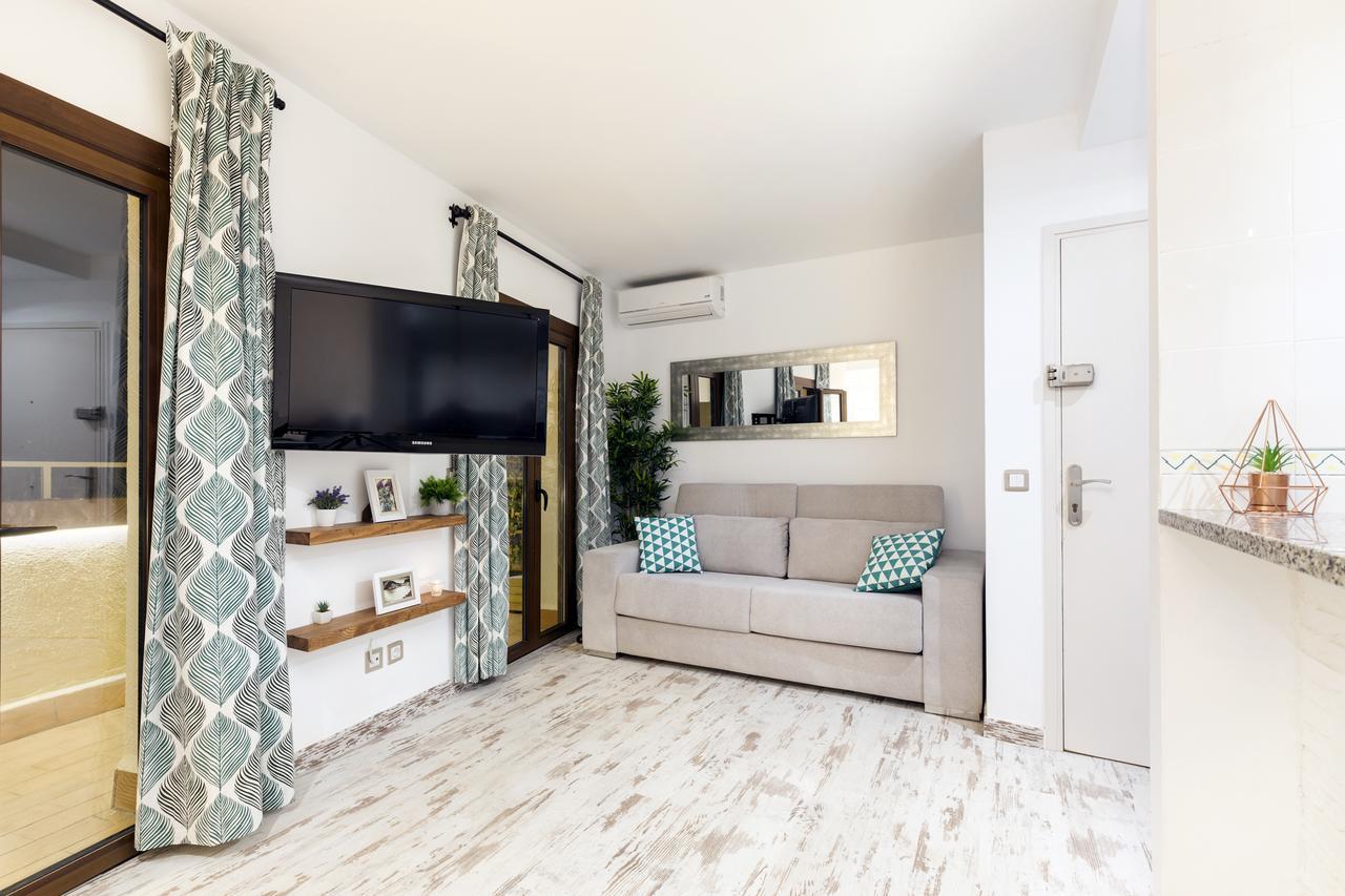 Lets Holidays 1 Minute To The Apartment