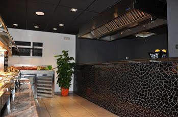 Vela Hotel 2*