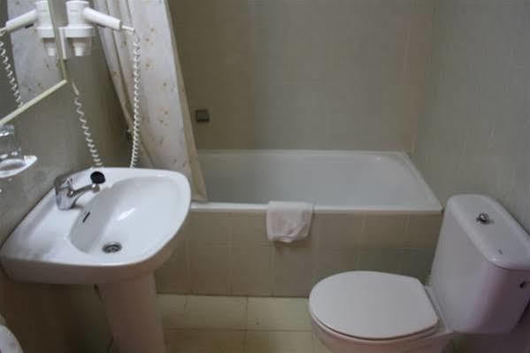 Vela Hotel 2*